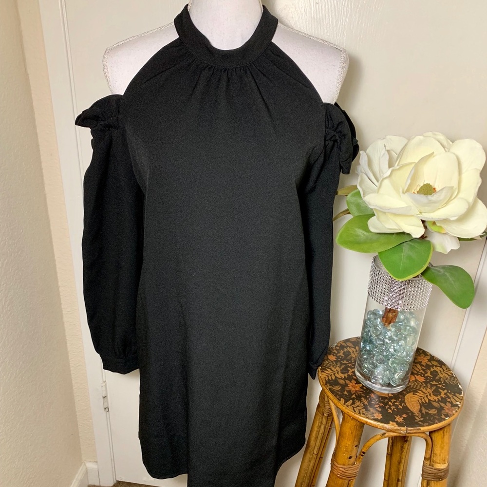 Boohoo Cold shoulder Dress